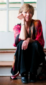 molly-page-163x300